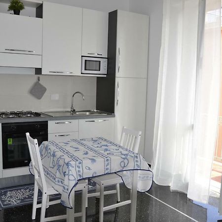 Il Nido Di Quarto Con Park Auto Macchine Piccole Segmento B Genoa Exterior photo