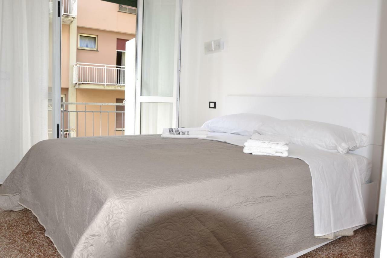 Il Nido Di Quarto Con Park Auto Macchine Piccole Segmento B Genoa Exterior photo