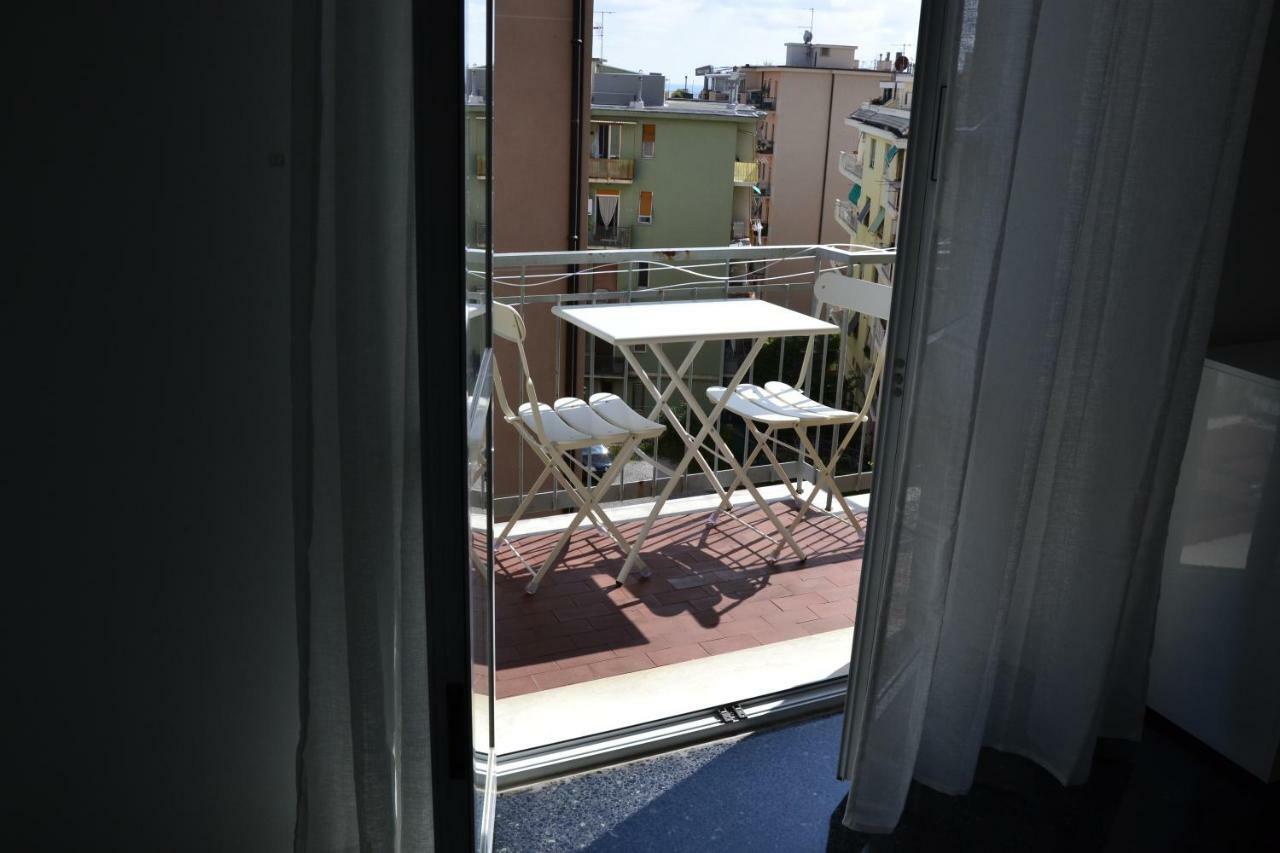 Il Nido Di Quarto Con Park Auto Macchine Piccole Segmento B Genoa Exterior photo