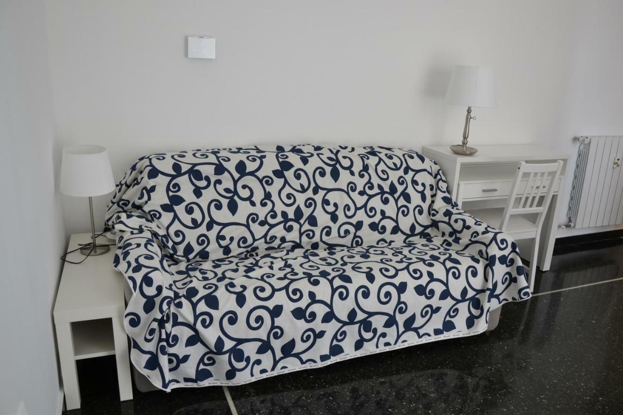 Il Nido Di Quarto Con Park Auto Macchine Piccole Segmento B Genoa Exterior photo