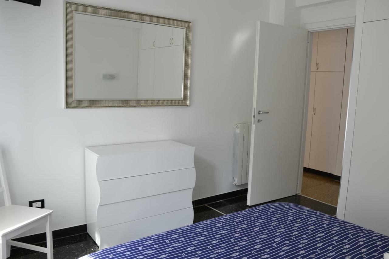 Il Nido Di Quarto Con Park Auto Macchine Piccole Segmento B Genoa Exterior photo