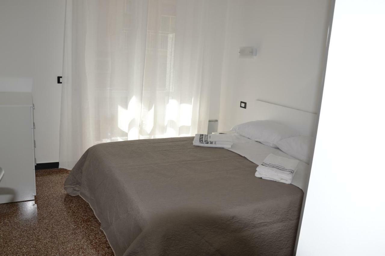 Il Nido Di Quarto Con Park Auto Macchine Piccole Segmento B Genoa Exterior photo